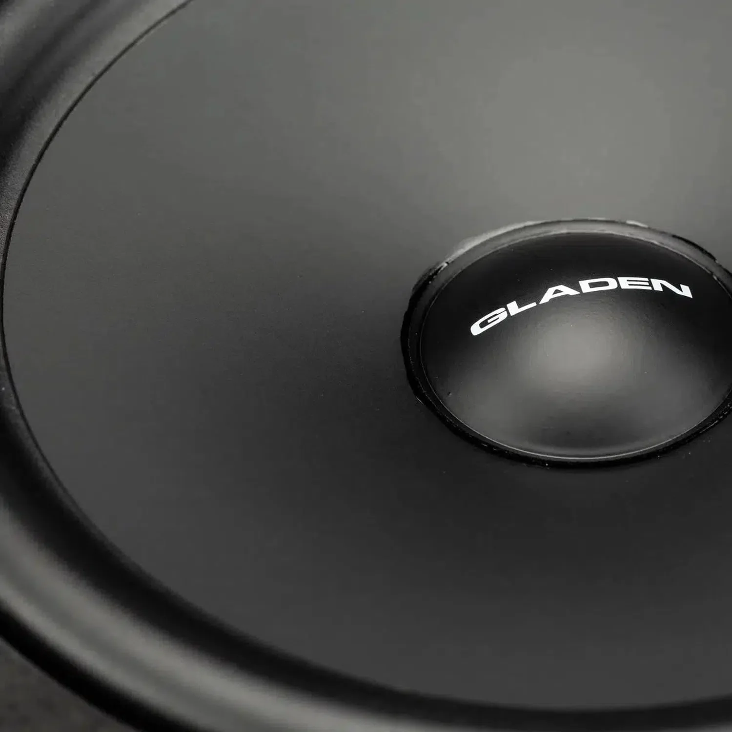 ONE 200 T5 - Image 5