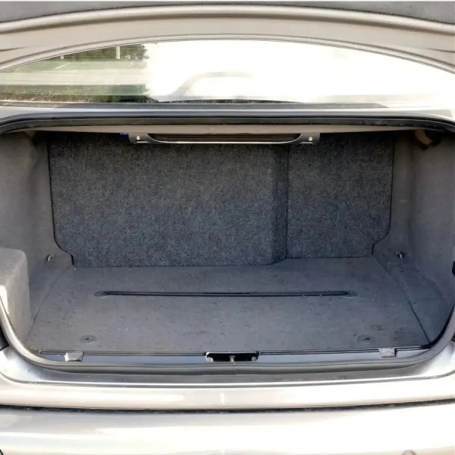G12-30 BMW 5 E39 Limousine - Image 3